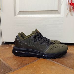 Sneakers 👟  Nike Air Max  size  8.5 color green and  black